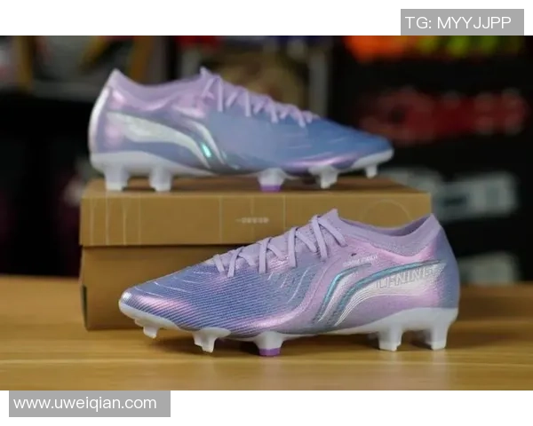 李宁足球鞋球星系列全新发布 专为顶级球员设计的高性能鞋款 李宁足球鞋球星系列全新发布 专为顶级球员设计的高性能鞋款